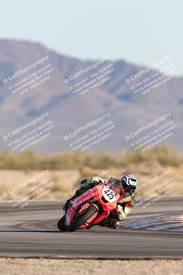 media/Dec-07-2025-CVMA (Sun) [[3e7d2de5dc]]/Race 16-Formula Middleweight/